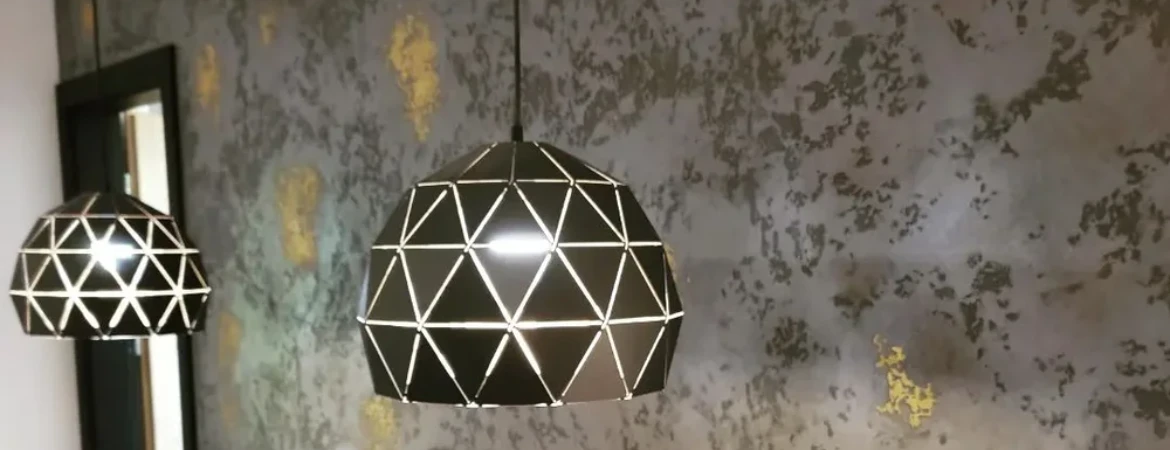 czarna lampa wisząca